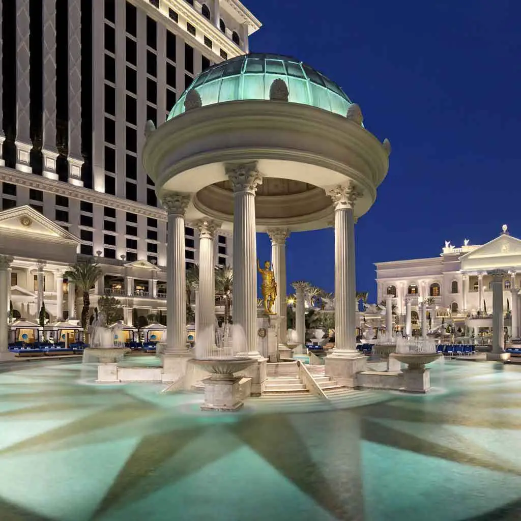 10 Best Pools in Vegas for Fun and Relaxation (With images)