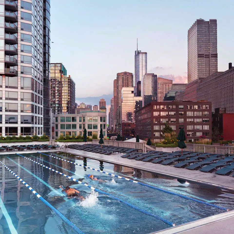 10 Best Rooftop Pools Chicago [2022 UPDATE]