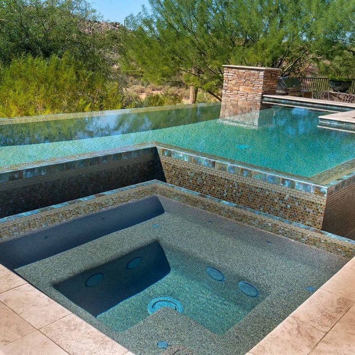 10 Cool Pool Water Features