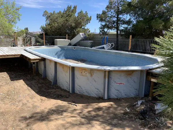17x32 above ground pool for Sale in Apple Valley, CA