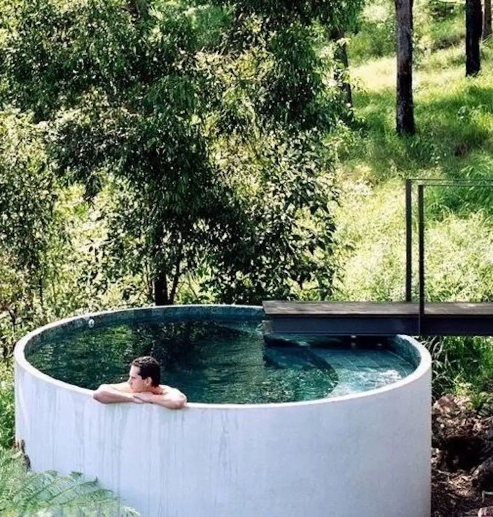 20 Wet and Wild Hot Tub Designs for Late Night Parties