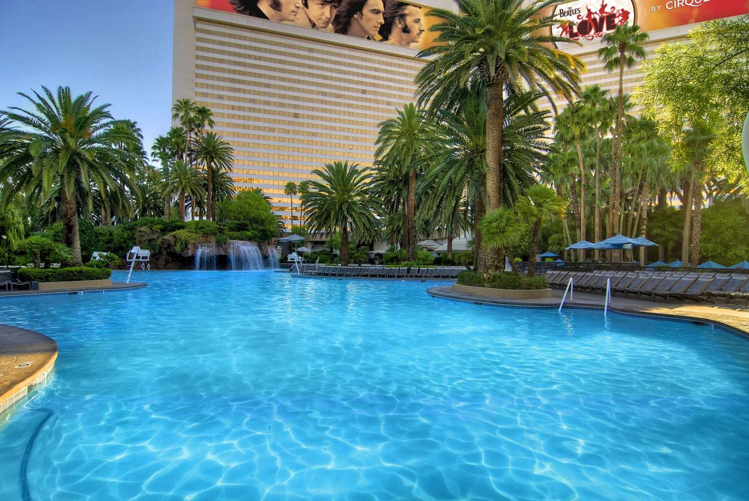 A Summer Guide to the Hottest Vegas Pools