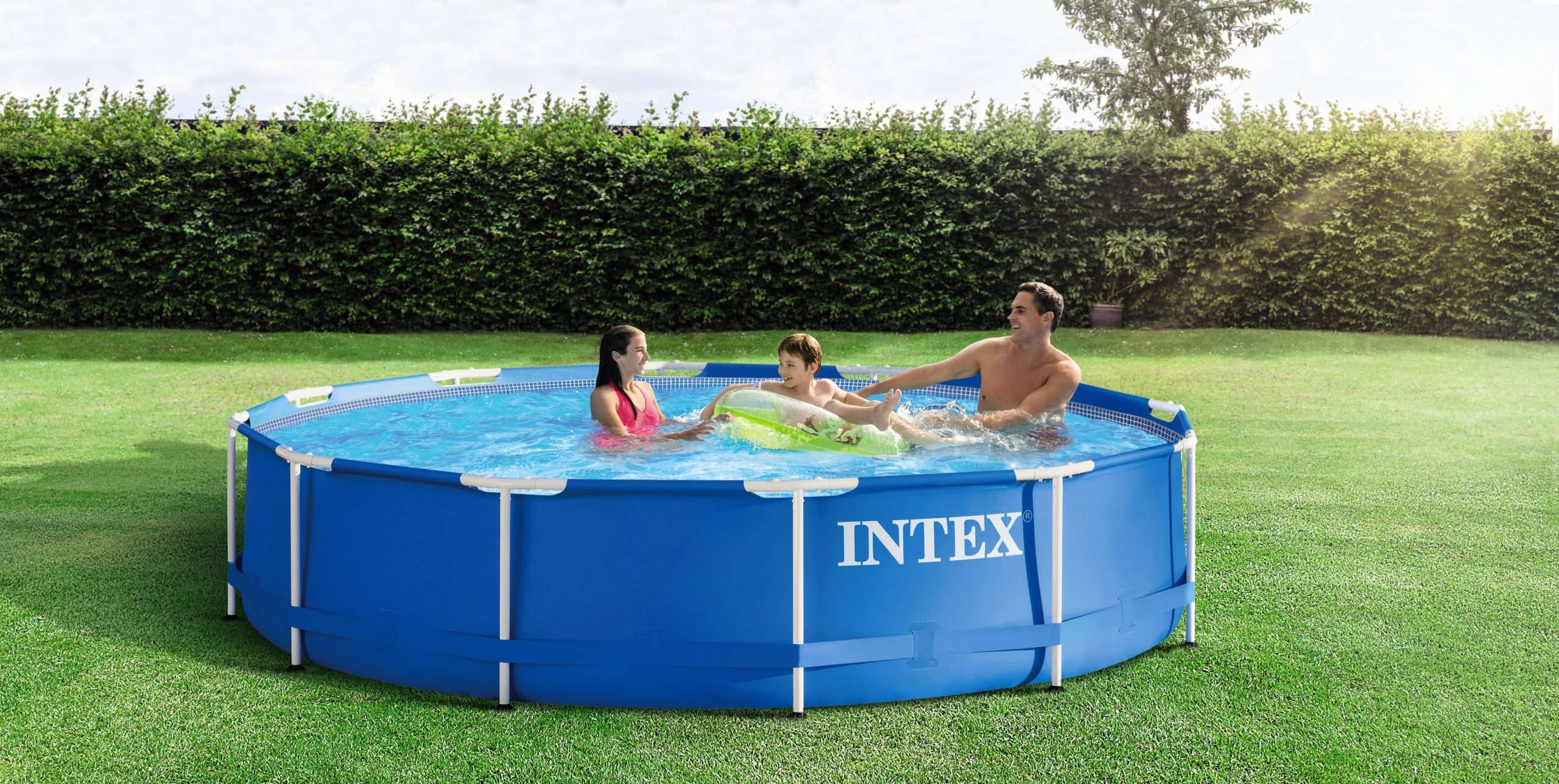 Aldi Ireland selling massive pool in stores around country ...