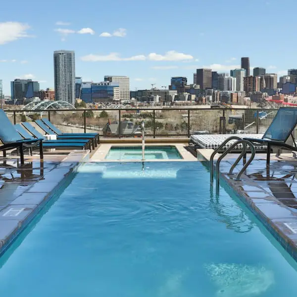 Apartments in Downtown Denver w/ a Gym, Pool &  Walk