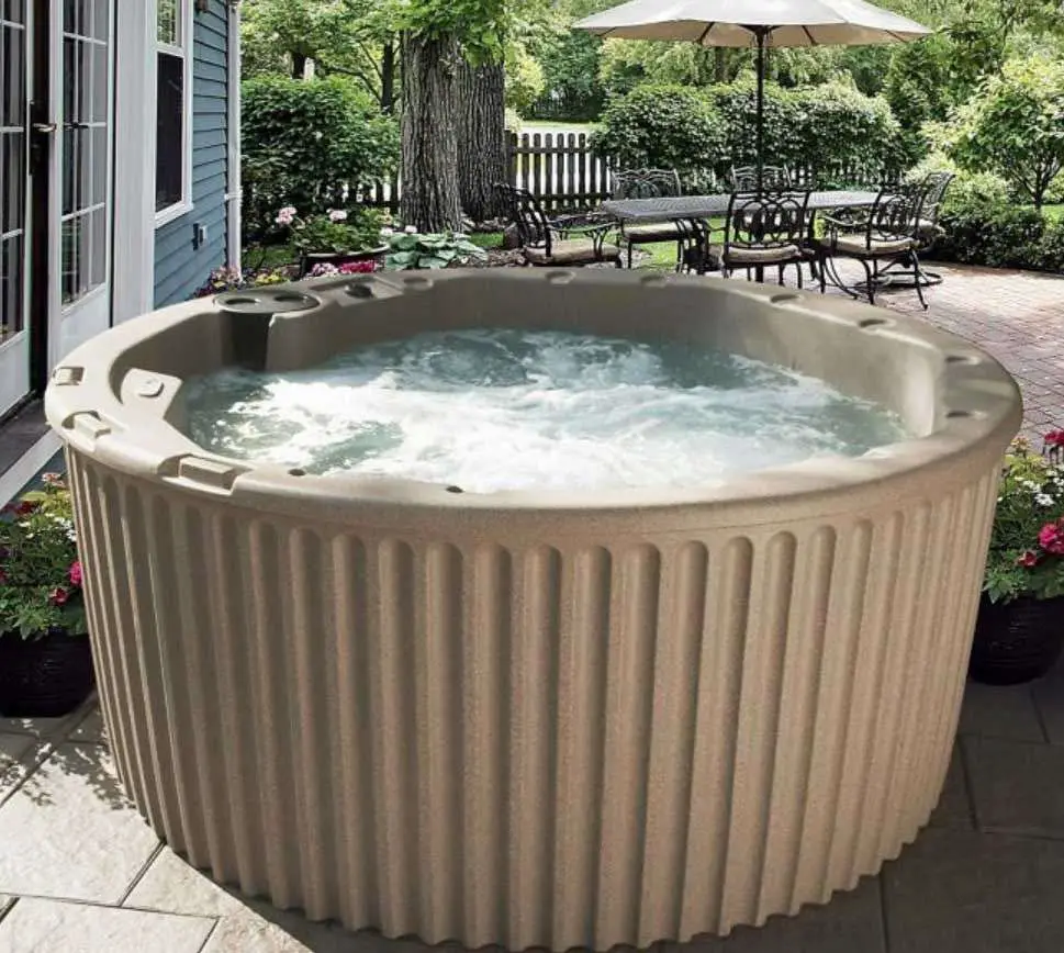 Best Above Ground Hot Tubs With Durable And Well