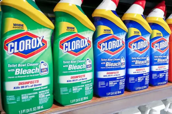 Can You Use Bleach in the Swimming Pool? (And Is It Okay ...