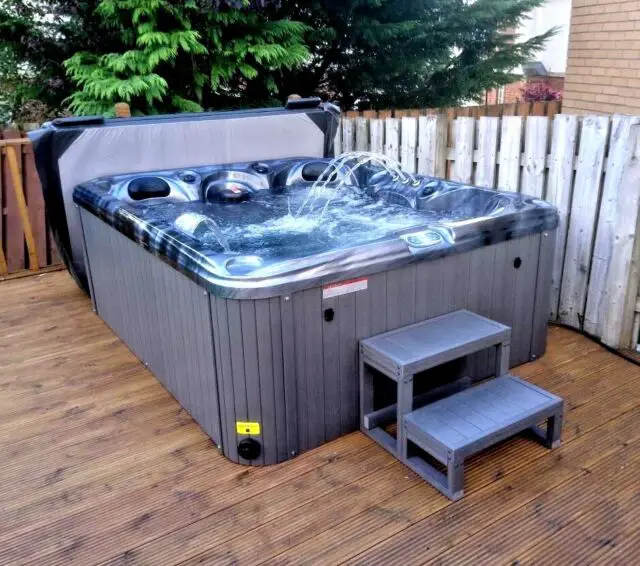 Chaser 2 5person Hot Tub American Balboa Control &  Bluetooth Speakers ...