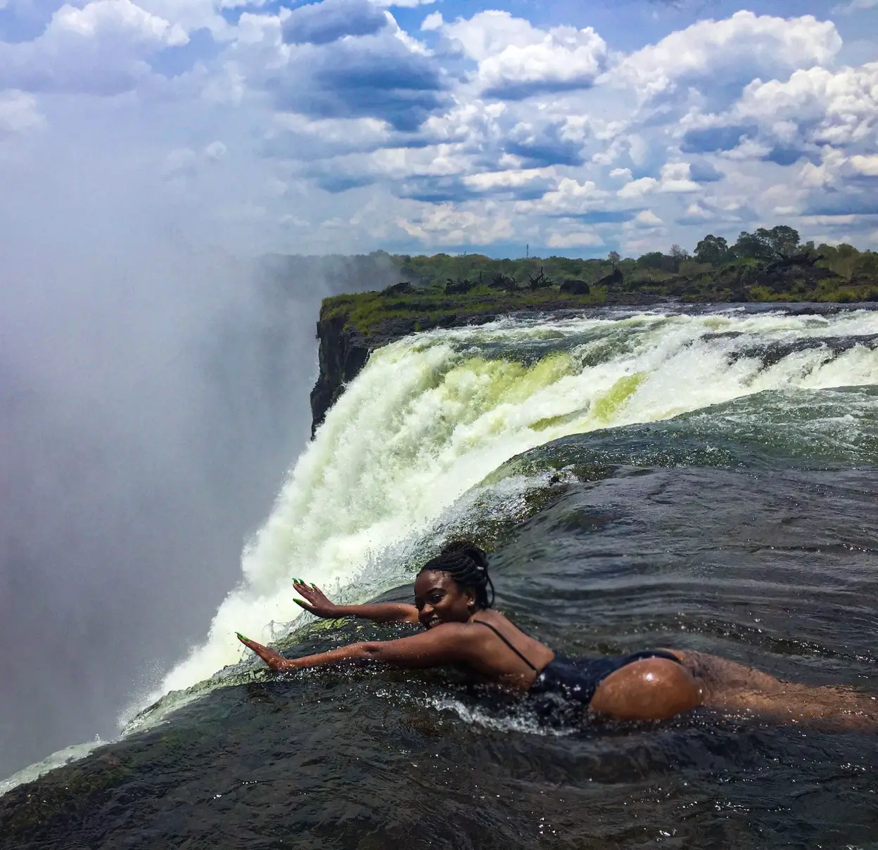 Guide to Devils Pool, Victoria Falls  MilesWithMoonshyyne