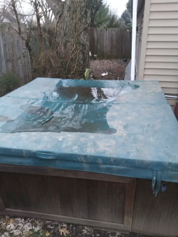 Hot tub for Sale in Columbus, OH