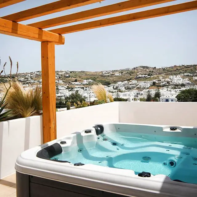Hotels With Jacuzzis On The Balcony Overlooking The Sea
