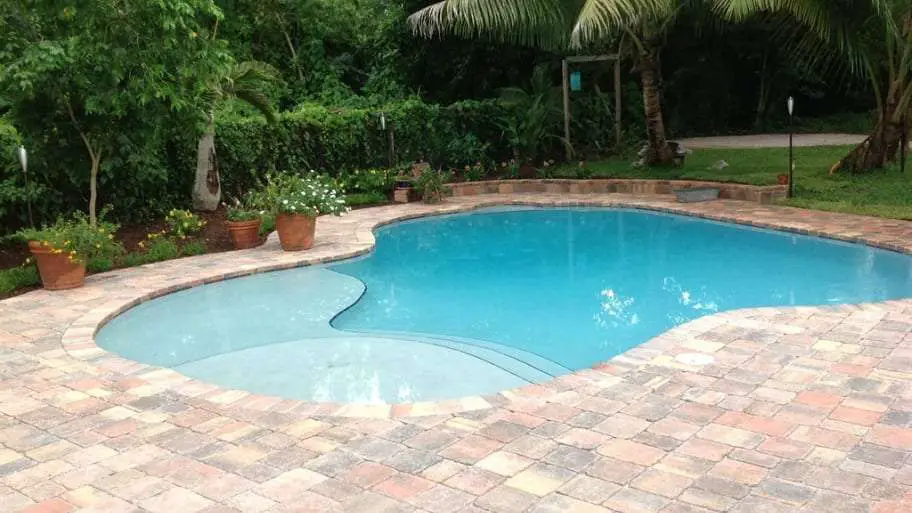 How Much Does a Salt Water Pool Cost?