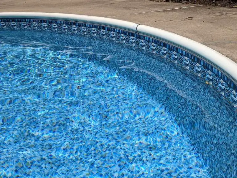 How to Choose a Pool Liner