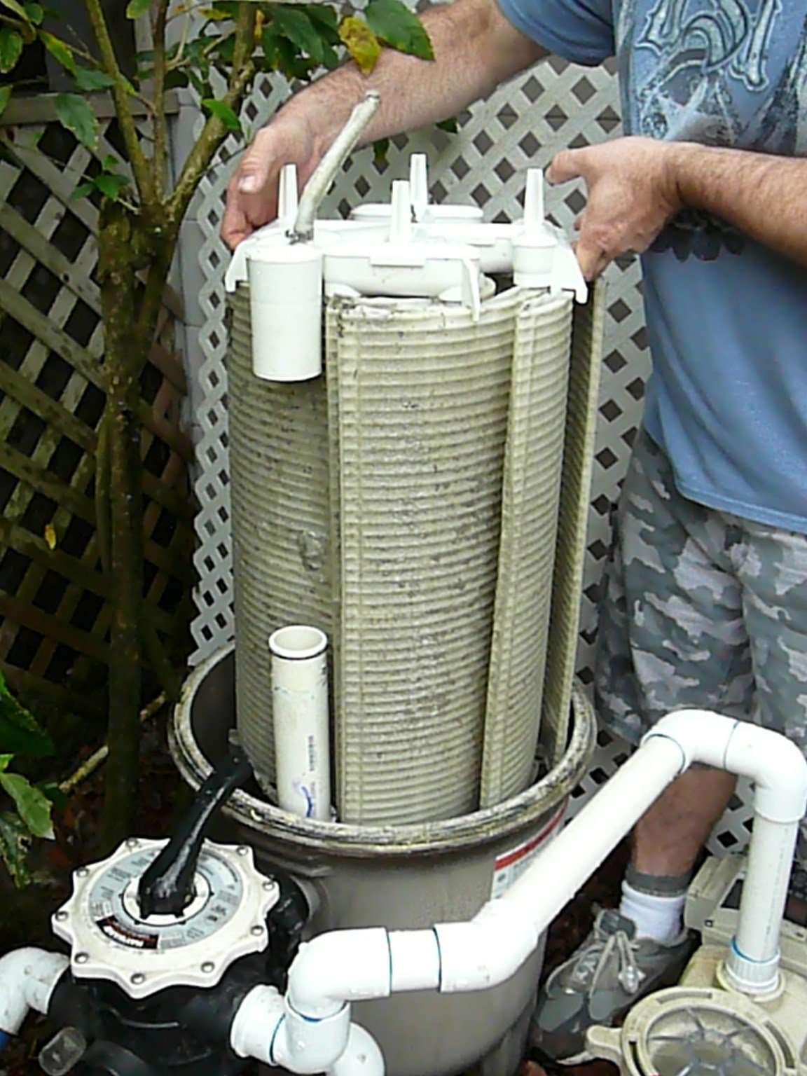 How To Clean a Hayward DE Filter Grid Assembly
