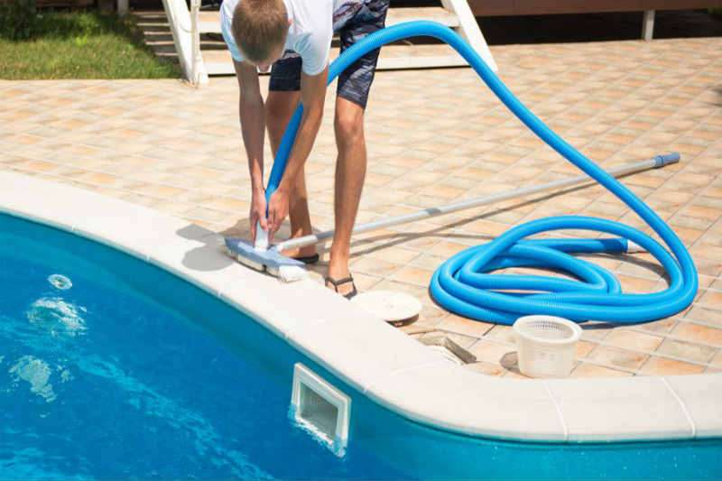 How to Clean and Maintain Your Swimming Pool