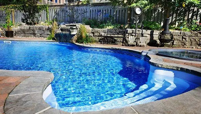 How to Convert a Chlorine Pool to a Saltwater Pool ...