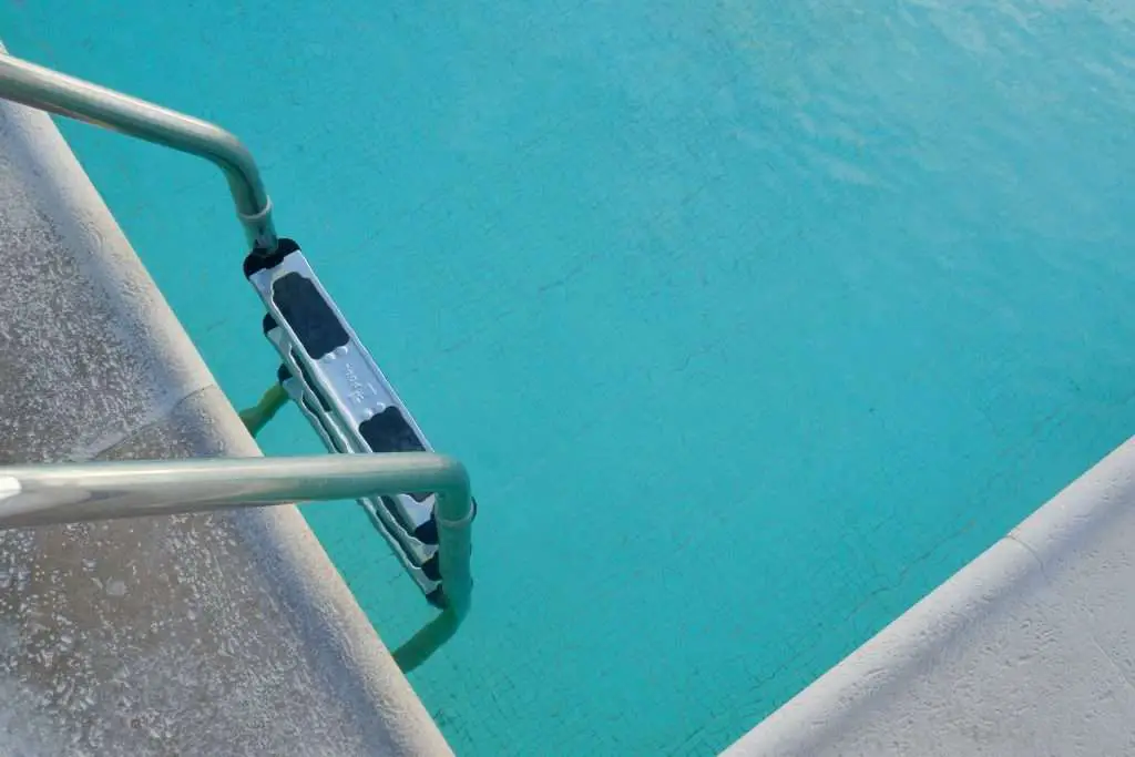 How to detect if your inground swimming pool is leaking ...