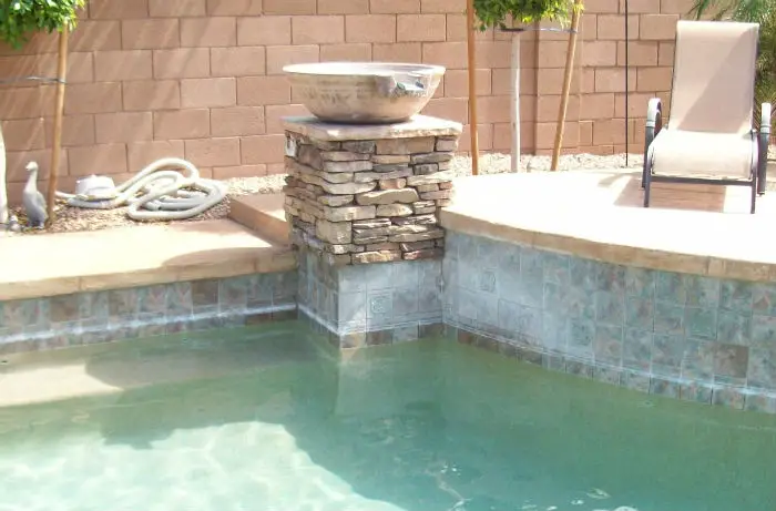How to remove lime scale deposits from your swimming pool