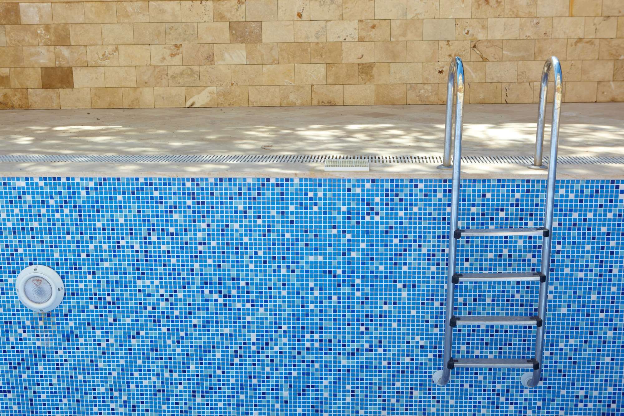 How to Tell if Your Pool is Leaking: 5 Common Signs ...