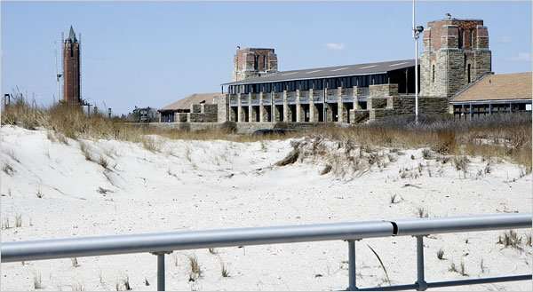 Jones Beach Is Hit Hard by Budget Cuts to State Parks ...