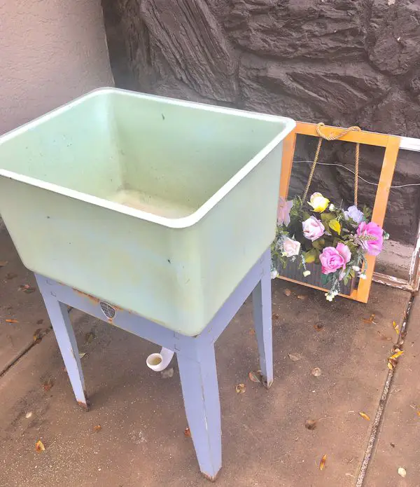 Mid century laundry tub, utility tub for Sale in Mesa, AZ