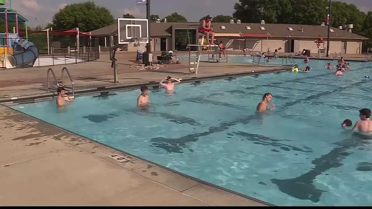 Olathe opens 2 pools for summer