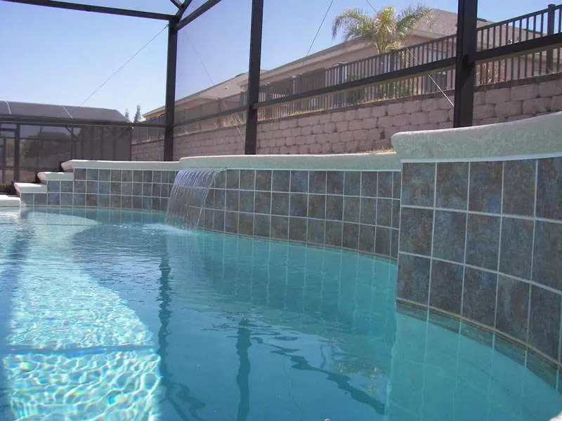 Salt Water or Chlorine Swimming Pool, What is the Maintenance &  Cost?