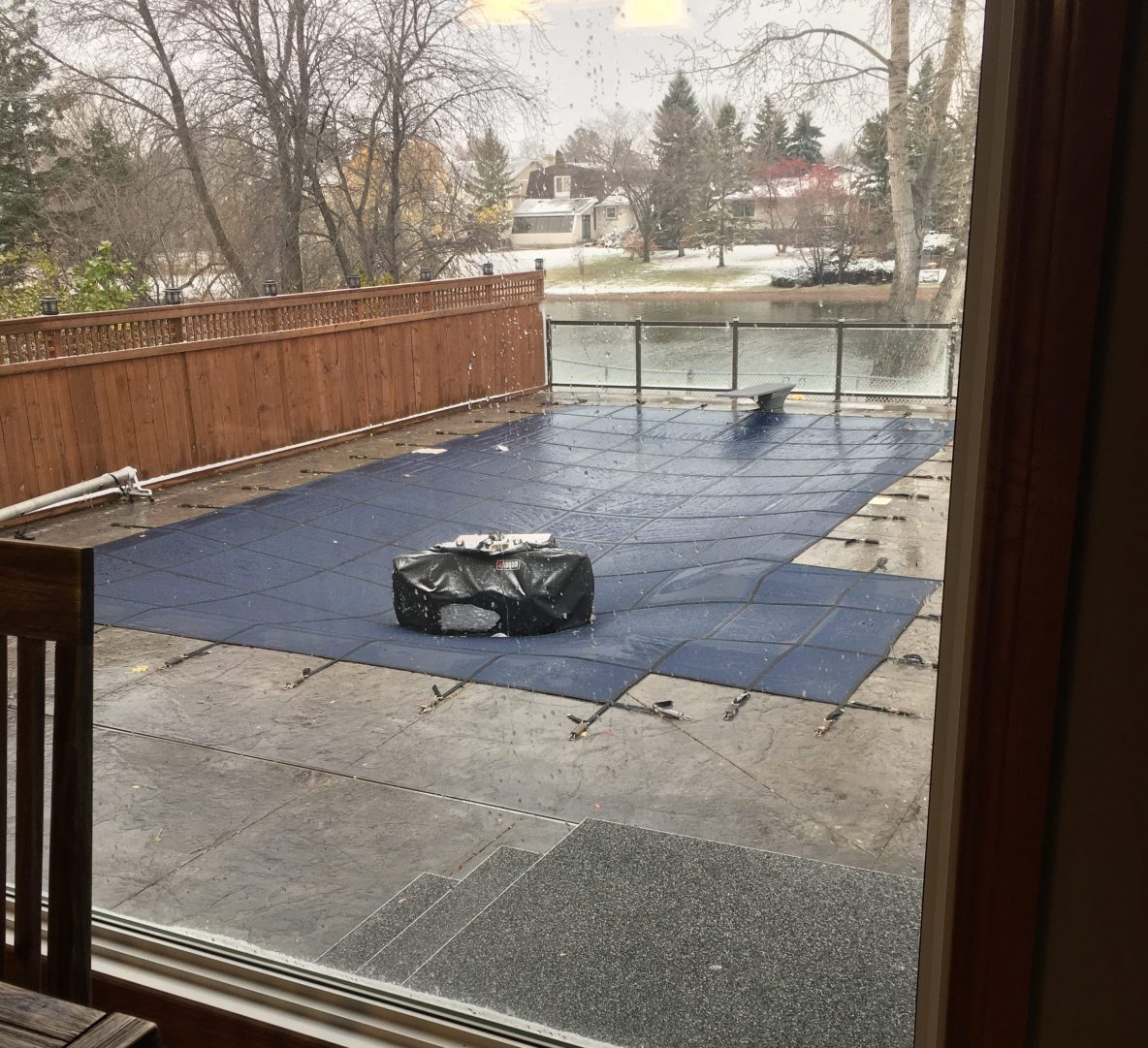 Should I Leave my Pool Open in Winter?