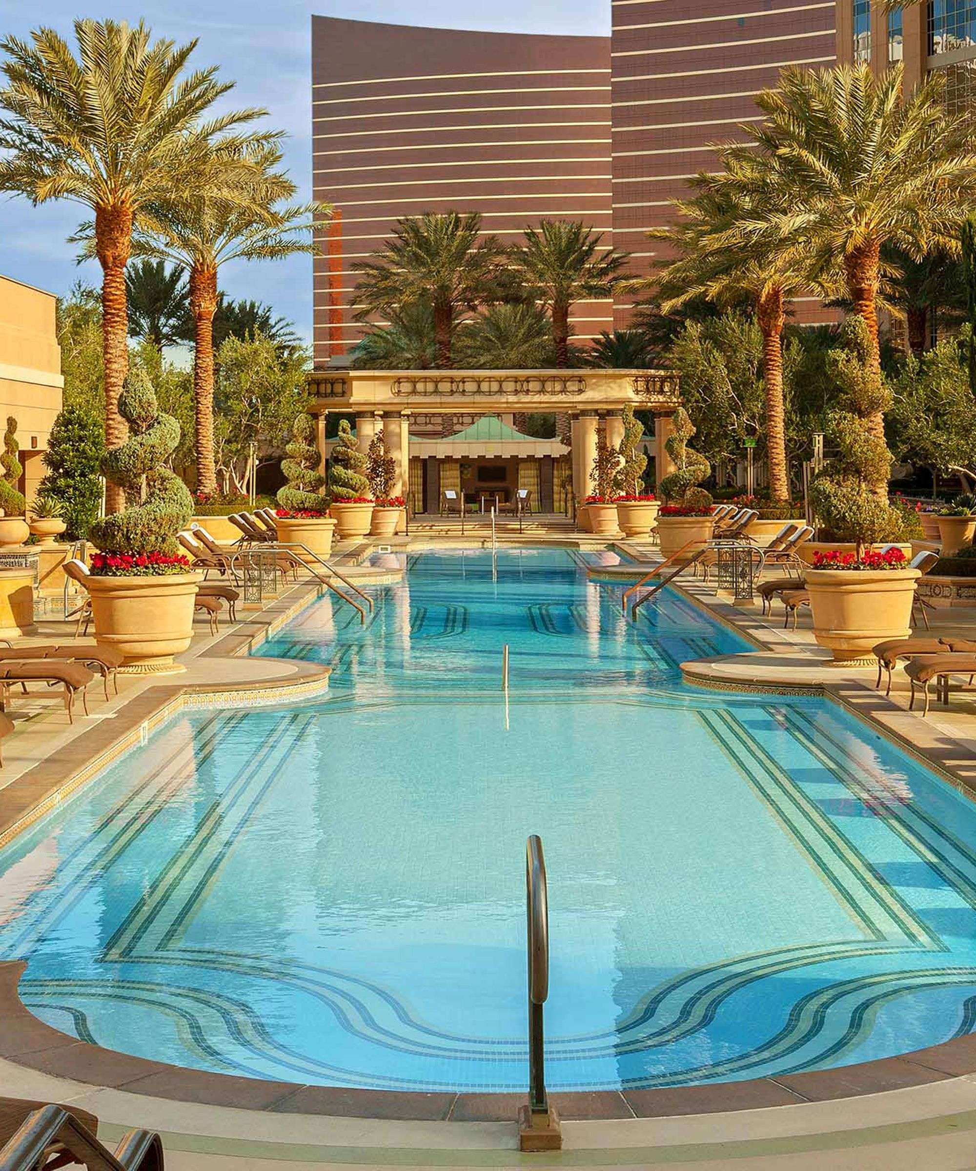 The 7 Most Gorgeous Pools Las Vegas Has To Offer
