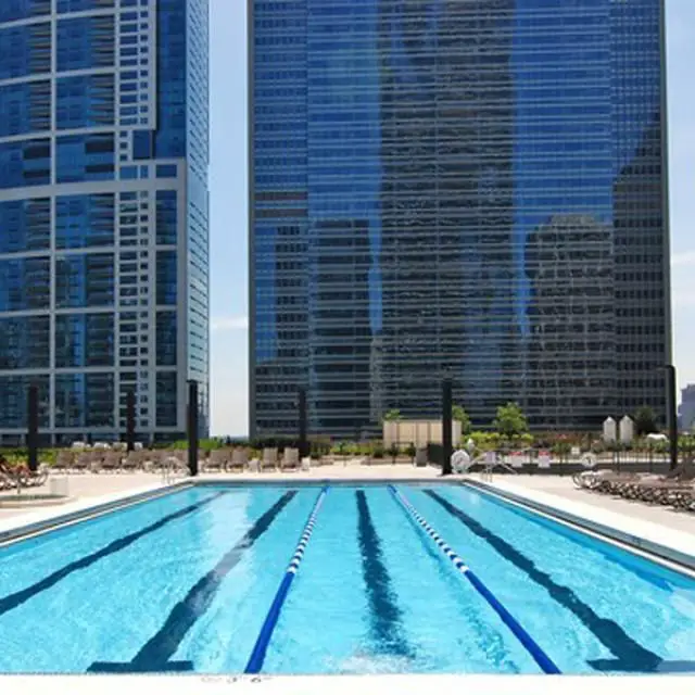 The 9 Best Indoor and Outdoor Swimming Pools in Chicago