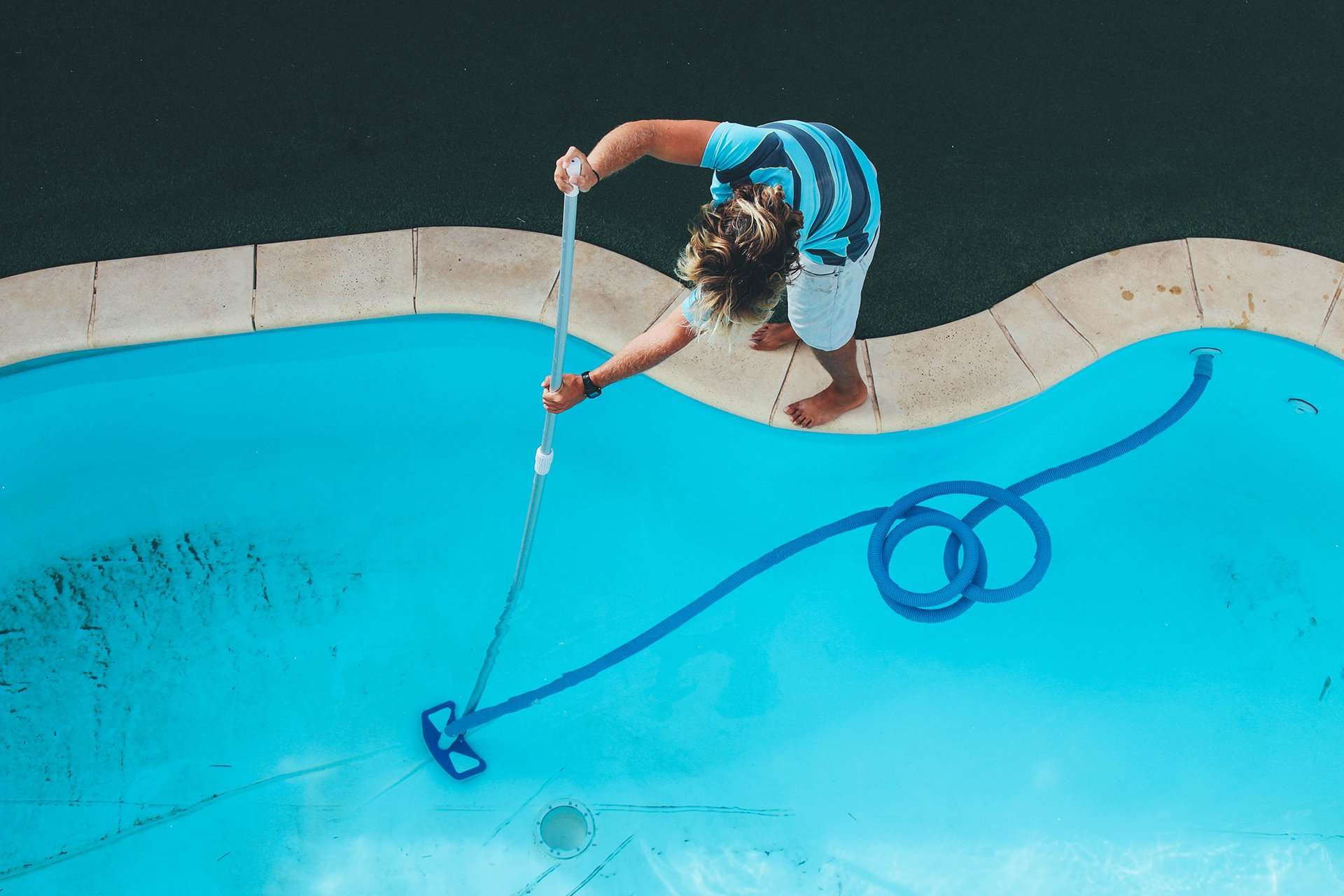 The Benefits of Hiring a Swimming Pool Maintenance Company