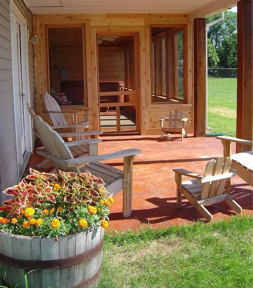 this i love: under deck hot tub