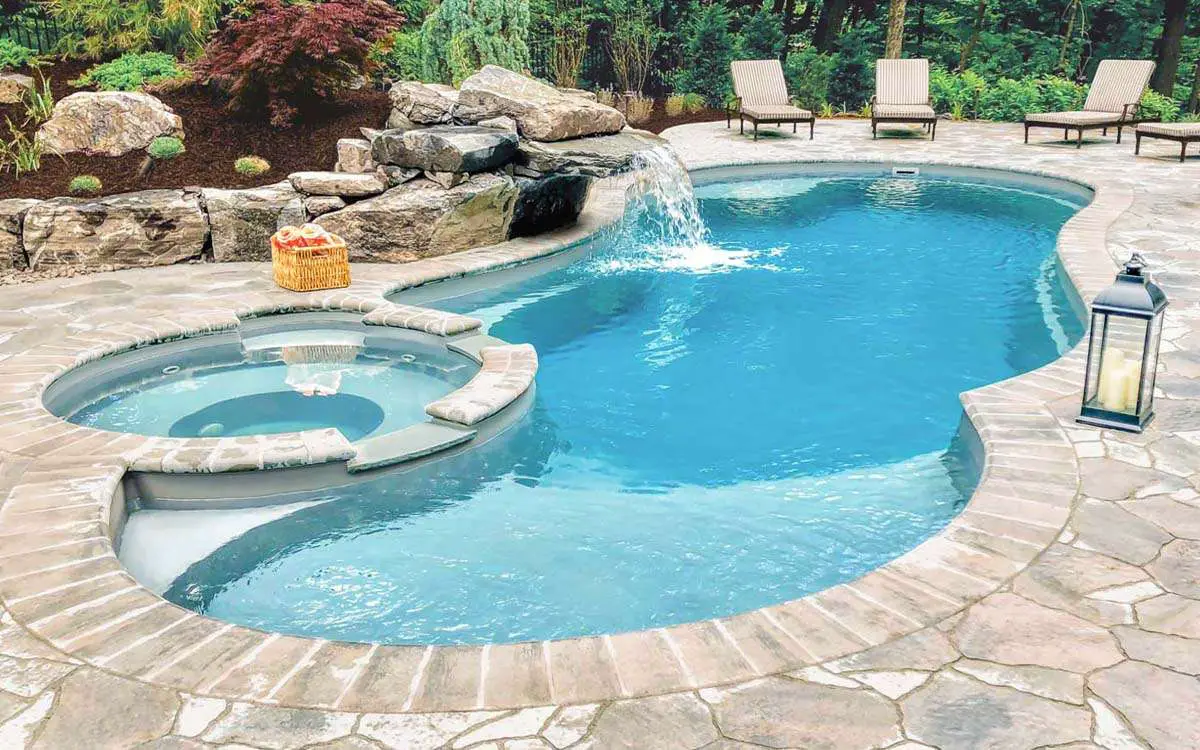 What is the Best Type of Swimming Pool for My Home?