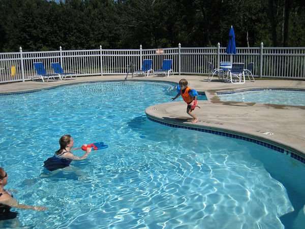 When Do Reston Swimming Pools Open in 2017?